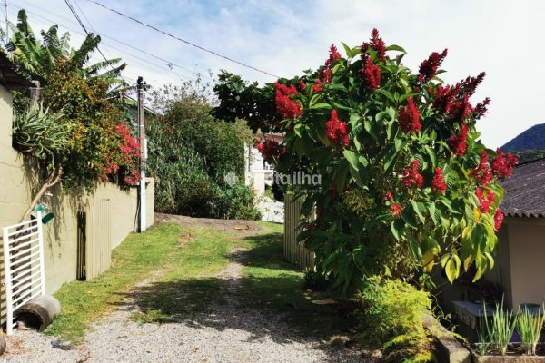 Terreno à venda com 1.040m² no bairro Rio Tavares em Florianópolis