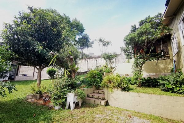 Terreno à venda com 1.040m² no bairro Rio Tavares em Florianópolis