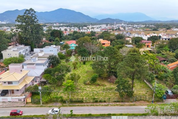 Terreno à venda com 4.130m² no bairro Campeche em Florianópolis