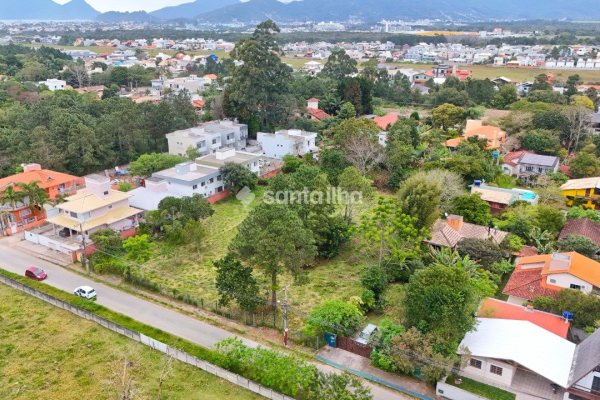 Terreno à venda com 4.130m² no bairro Campeche em Florianópolis