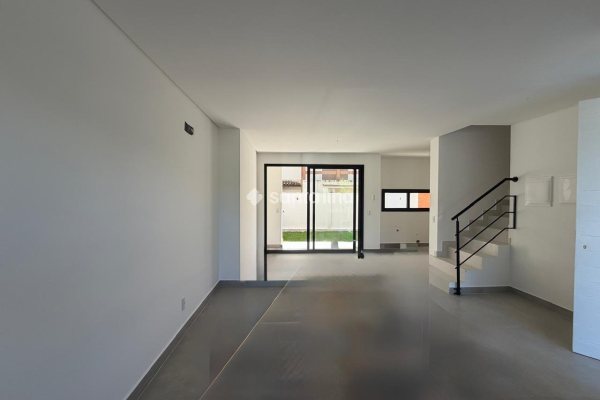 Casa à venda com 175m², 3 quartos, 1 suíte, 2 vagas no bairro Campeche em Florianópolis