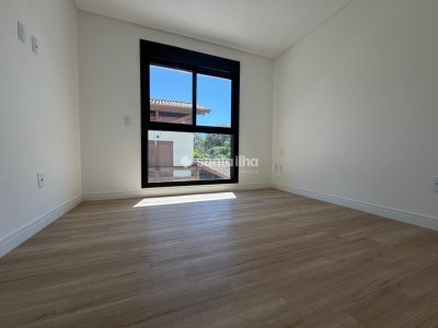 Casa à venda com 175m², 3 quartos, 1 suíte, 2 vagas no bairro Campeche em Florianópolis - Foto 10