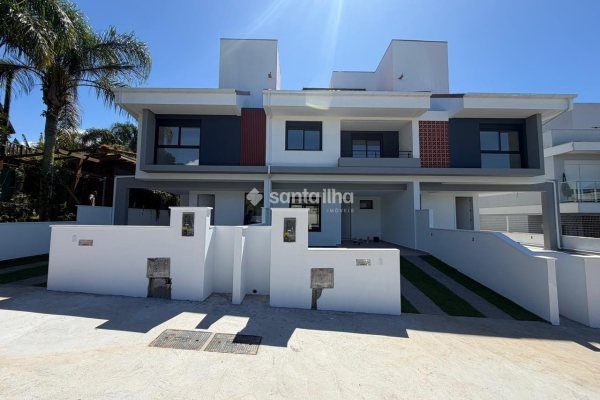 Casa à venda com 175m², 3 quartos, 1 suíte, 2 vagas no bairro Campeche em Florianópolis