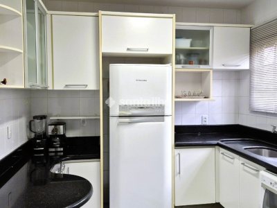 Casa à venda com 130m², 3 quartos, 1 suíte, 3 vagas no bairro Carianos em Florianópolis - Foto 15