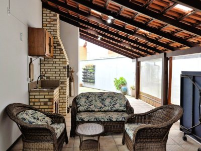 Casa à venda com 130m², 3 quartos, 1 suíte, 3 vagas no bairro Carianos em Florianópolis - Foto 26