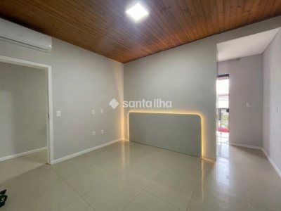 Casa à venda com 110m², 3 quartos, 1 suíte, 1 vaga no bairro Campeche em Florianópolis - Foto 15