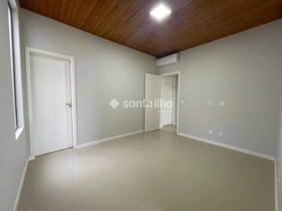 Casa à venda com 110m², 3 quartos, 1 suíte, 1 vaga no bairro Campeche em Florianópolis - Foto 16
