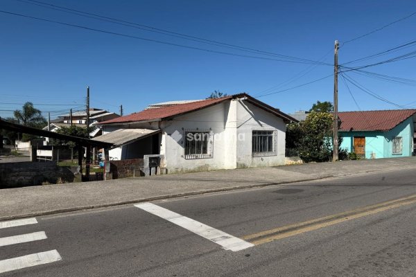 Terreno à venda com 600m² no bairro Ribeirão da Ilha em Florianópolis