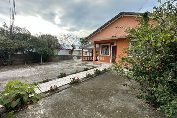 Terreno Comercial à venda com 1.184m², 10 vagas no bairro Rio Tavares em Florianópolis