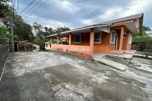 Terreno Comercial à venda com 1.184m², 10 vagas no bairro Rio Tavares em Florianópolis
