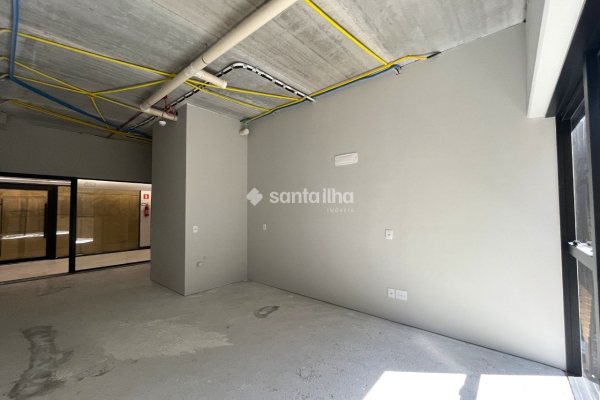 Sala/Conjunto para alugar ou comprar com 30m², 1 vaga no bairro Moenda em Florianópolis