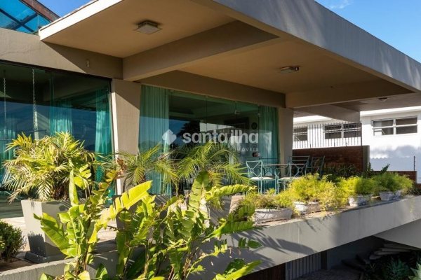 Casa à venda com 732m², 4 quartos, 4 suítes, 10 vagas no bairro Bom Abrigo em Florianópolis
