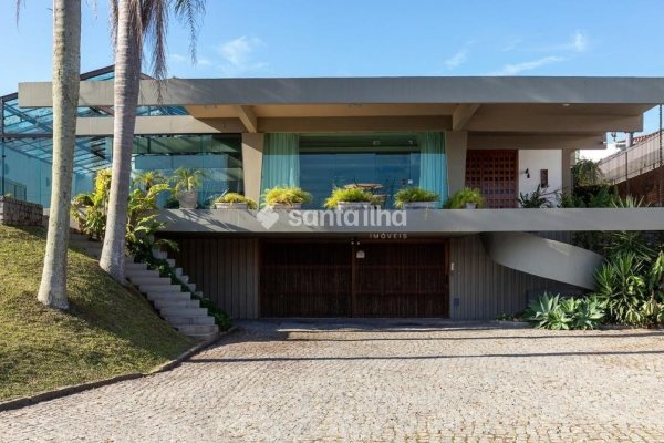 Casa à venda com 732m², 4 quartos, 4 suítes, 10 vagas no bairro Bom Abrigo em Florianópolis
