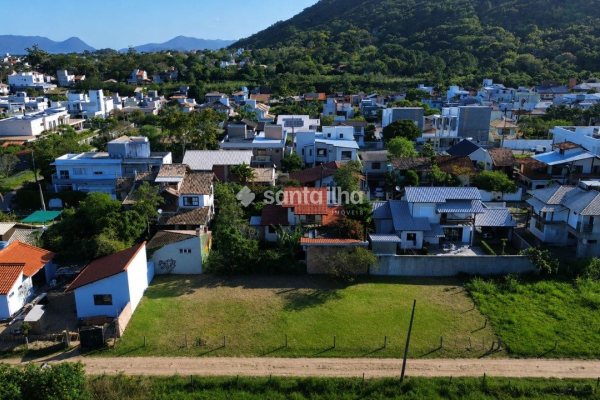 Terreno à venda com 500m² no bairro Rio Tavares em Florianópolis