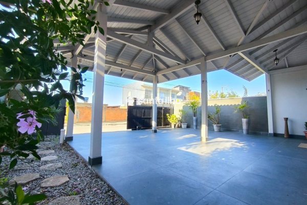 Casa para alugar com 96m², 2 quartos, 1 suíte, 1 vaga no bairro Campeche em Florianópolis
