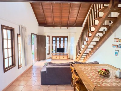 Casa à venda com 200m², 3 quartos, 1 suíte, 5 vagas no bairro Campeche em Florianópolis - Foto 3
