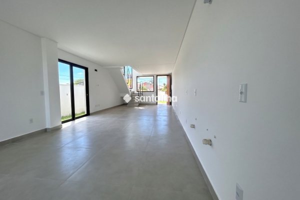 Casa para alugar com 157m², 3 quartos, 1 suíte, 1 vaga no bairro Campeche em Florianópolis