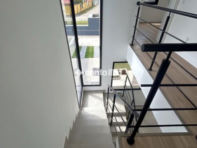 Casa para alugar com 157m², 3 quartos, 1 suíte, 1 vaga no bairro Campeche em Florianópolis - Foto 5