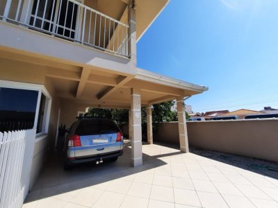 Casa à venda com 250m², 3 quartos, 3 suítes, 2 vagas no bairro Carianos em Florianópolis - Foto 2