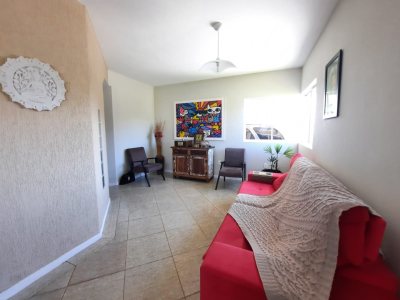 Casa à venda com 250m², 3 quartos, 3 suítes, 2 vagas no bairro Carianos em Florianópolis - Foto 8