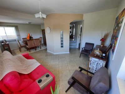Casa à venda com 250m², 3 quartos, 3 suítes, 2 vagas no bairro Carianos em Florianópolis - Foto 9