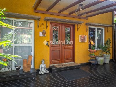 Casa à venda com 246m², 3 quartos, 2 suítes, 2 vagas no bairro Lagoa da Conceição em Florianópolis - Foto 2