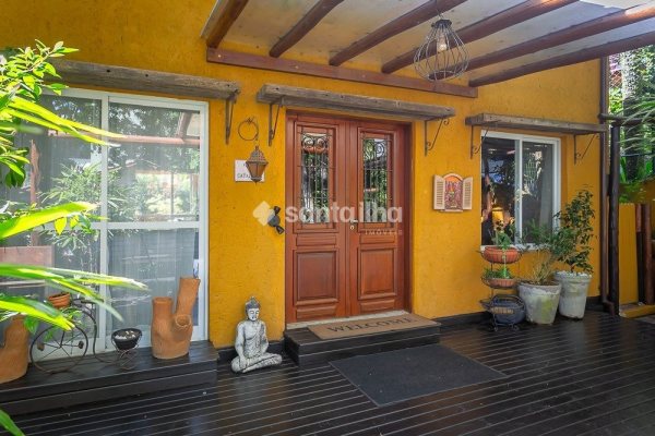 Casa à venda com 246m², 3 quartos, 2 suítes, 2 vagas no bairro Lagoa da Conceição em Florianópolis