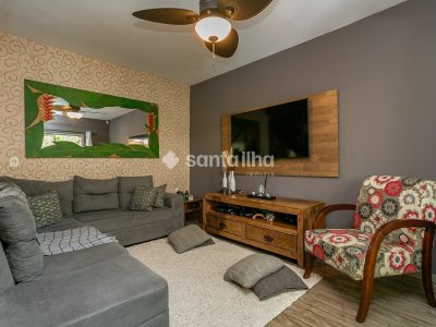 Casa à venda com 246m², 3 quartos, 2 suítes, 2 vagas no bairro Lagoa da Conceição em Florianópolis - Foto 4