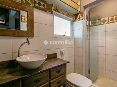 Casa à venda com 246m², 3 quartos, 2 suítes, 2 vagas no bairro Lagoa da Conceição em Florianópolis - Foto 20