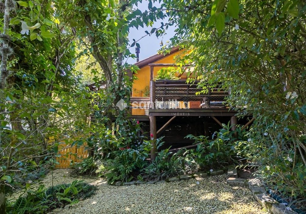 Casa à venda com 246m², 3 quartos, 2 suítes, 2 vagas no bairro Lagoa da Conceição em Florianópolis - Foto 1