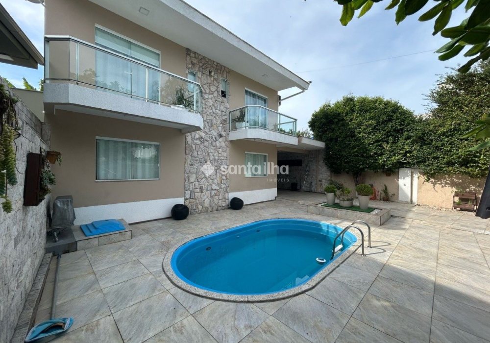 Casa à venda com 200m², 4 quartos, 2 suítes, 3 vagas no bairro Campeche em Florianópolis - Foto 1