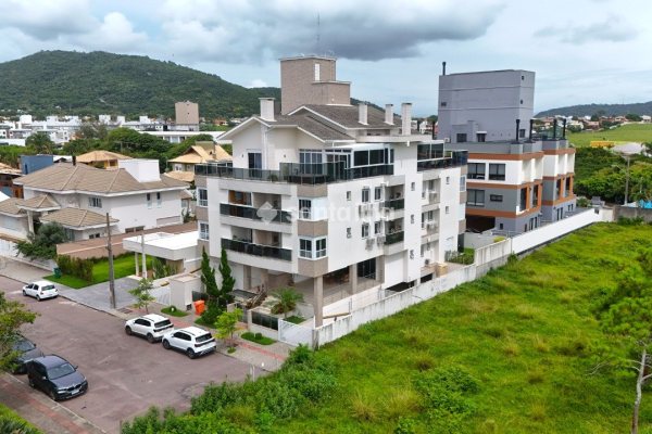 Apartamento à venda com 72m², 2 quartos, 1 suíte, 1 vaga no bairro Novo Campeche em Florianópolis