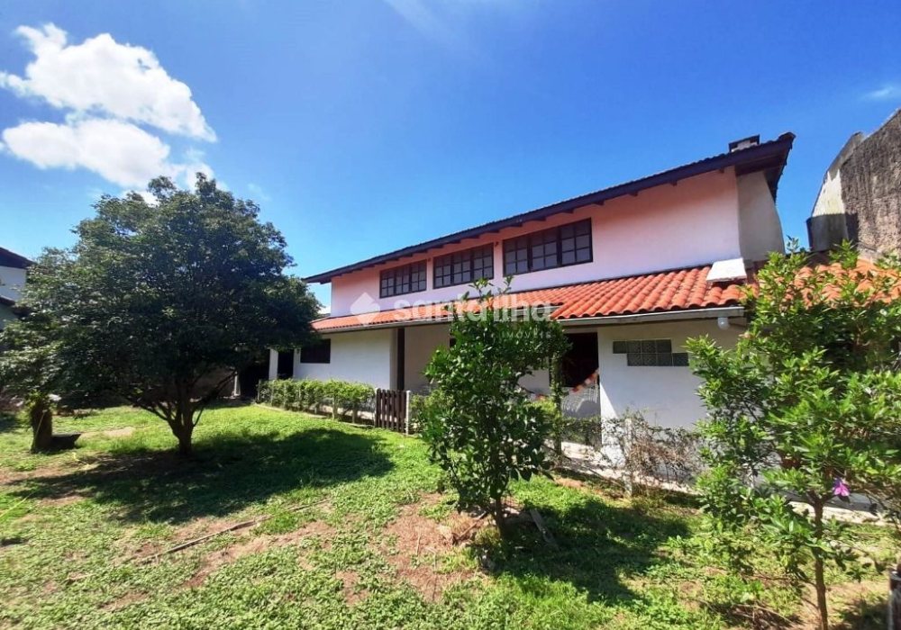 Casa à venda com 300m², 4 quartos, 1 suíte, 4 vagas no bairro Rio Tavares em Florianópolis - Foto 1