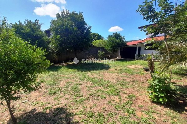 Casa à venda com 300m², 4 quartos, 1 suíte, 4 vagas no bairro Rio Tavares em Florianópolis