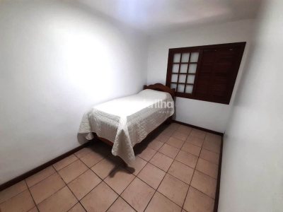 Casa à venda com 300m², 4 quartos, 1 suíte, 4 vagas no bairro Rio Tavares em Florianópolis - Foto 17