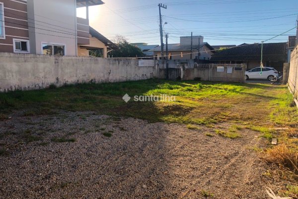 Terreno à venda com 1m², 1 vaga no bairro Carianos em Florianópolis