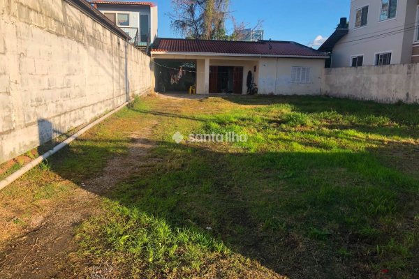 Terreno à venda com 1m², 1 vaga no bairro Carianos em Florianópolis