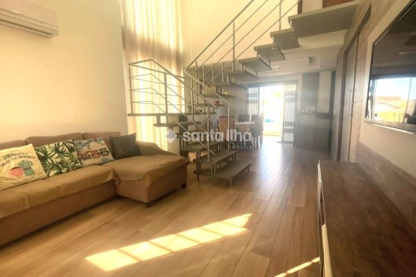 Casa à venda com 184m², 3 quartos, 1 suíte, 1 vaga no bairro Ribeirão da Ilha em Florianópolis
