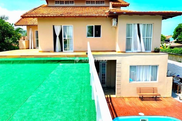 Casa à venda com 307m², 4 quartos, 1 suíte, 3 vagas no bairro Campeche em Florianópolis