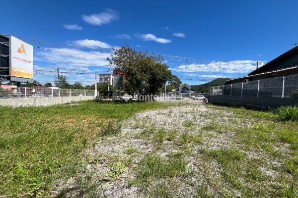 Terreno Comercial para alugar com 664m² no bairro Rio Tavares em Florianópolis