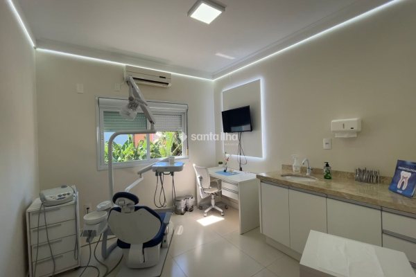 Sala/Conjunto para alugar com 12m², 1 vaga no bairro Campeche em Florianópolis
