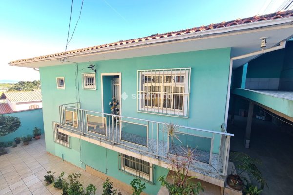 Casa à venda com 108m², 3 quartos, 1 suíte, 3 vagas no bairro Costeira do Pirajubaé em Florianópolis