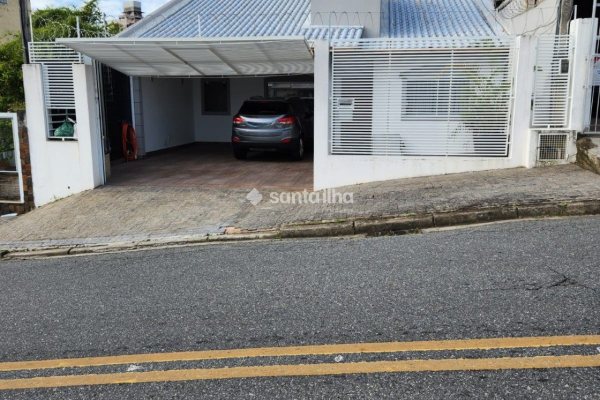 Casa à venda com 165m², 3 quartos, 2 suítes, 2 vagas no bairro Estreito em Florianópolis