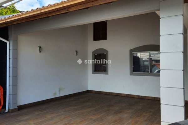 Casa à venda com 165m², 3 quartos, 2 suítes, 2 vagas no bairro Estreito em Florianópolis