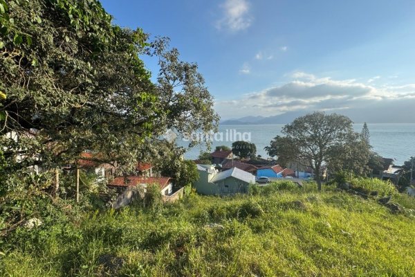 Terreno à venda com 1.862m² no bairro Tapera em Florianópolis