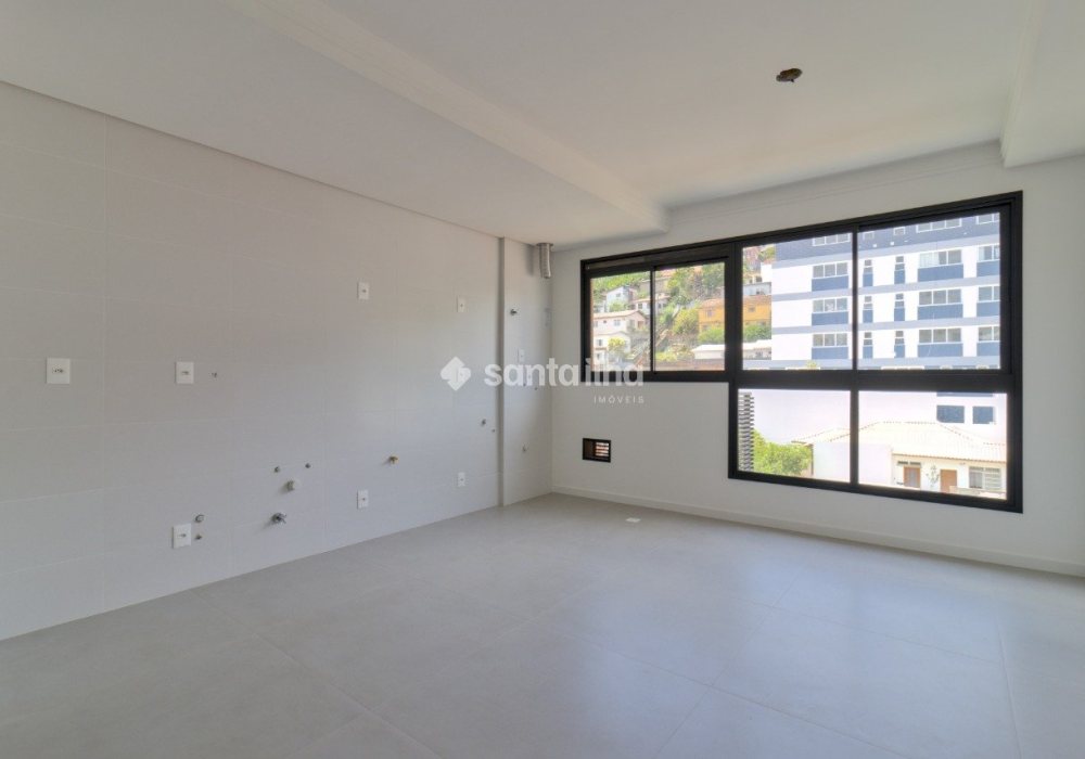 Apartamento à venda com 45m², 1 quarto, 1 suíte, 1 vaga no bairro Centro em Florianópolis - Foto 1