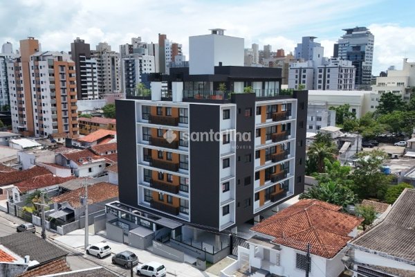 Apartamento à venda com 45m², 1 quarto, 1 suíte, 1 vaga no bairro Centro em Florianópolis