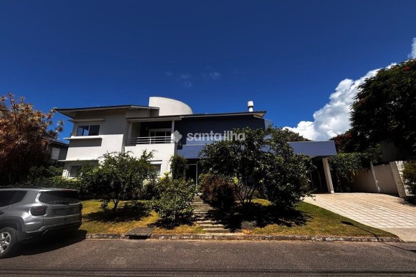 Casa em Condomínio à venda com 264m², 4 quartos, 4 suítes, 2 vagas no bairro Lagoa da Conceição em Florianópolis