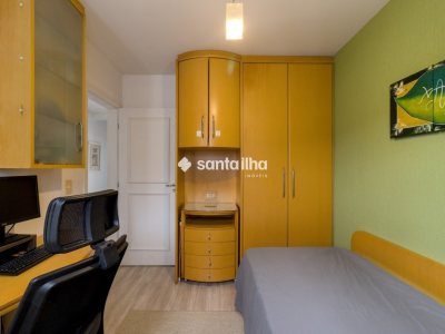 Apartamento à venda com 147m², 4 quartos, 1 suíte, 2 vagas no bairro Centro em Florianópolis - Foto 18