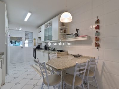 Apartamento à venda com 147m², 4 quartos, 1 suíte, 2 vagas no bairro Centro em Florianópolis - Foto 17